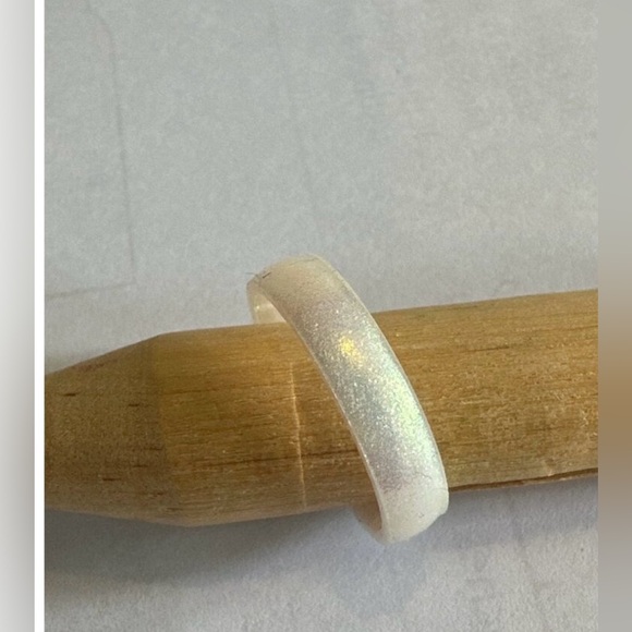Enso | Women’s White Iridescent Silicone Ring Size 4 - Picture 1 of 5
